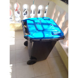 Zafacon de 100 litros con rueda color azul